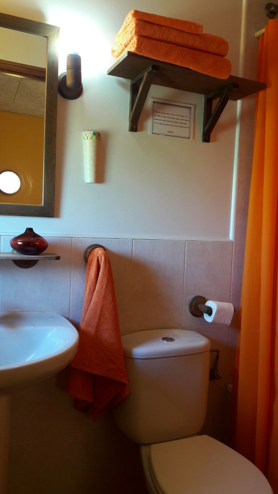 detalle del baño de la casa rural de Can Micos en Girona
