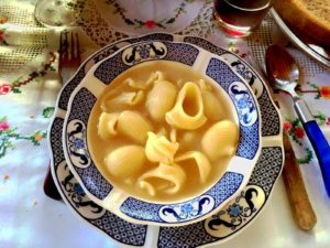 casa rural en Febrero, plato de escudella
