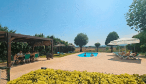 Casa rural amb piscina a prop de Barcelona a menys de 1 hora - Can Micos casa rural & esdeveniments