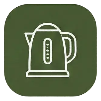 Hervidor eléctrico (kettle) disponible en la cocina de Can Micos, Riudarenes (Girona), ideal para preparar té y café rápidamente.