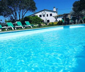 casa rural per a grups a girona amb piscina i aire acondicionat